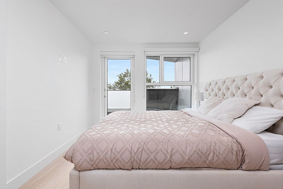 138 W Woodstock Avenue Vancouver, BC - 14