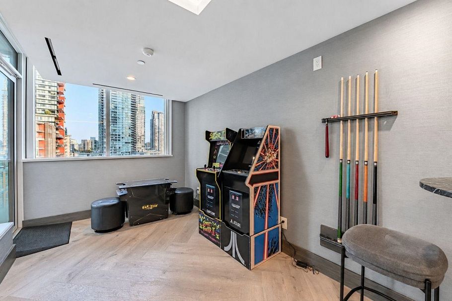 3005 1335 Howe Street Vancouver, BC - 32
