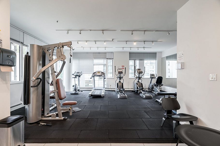 703 1325 Rolston Street Vancouver, BC - 12