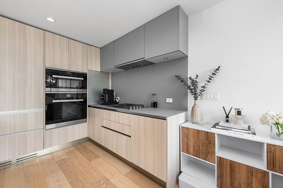 138 W Woodstock Avenue Vancouver, BC - 8