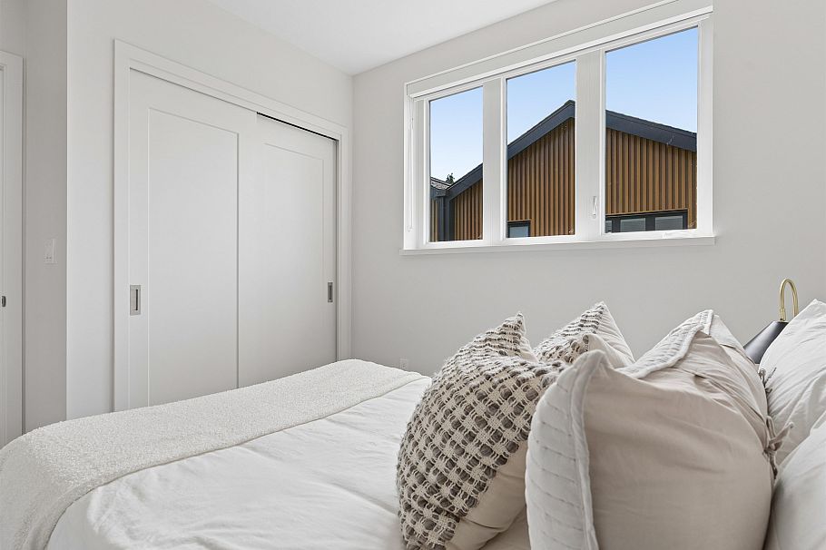 2 3058 W 34th Avenue Vancouver, BC - 23