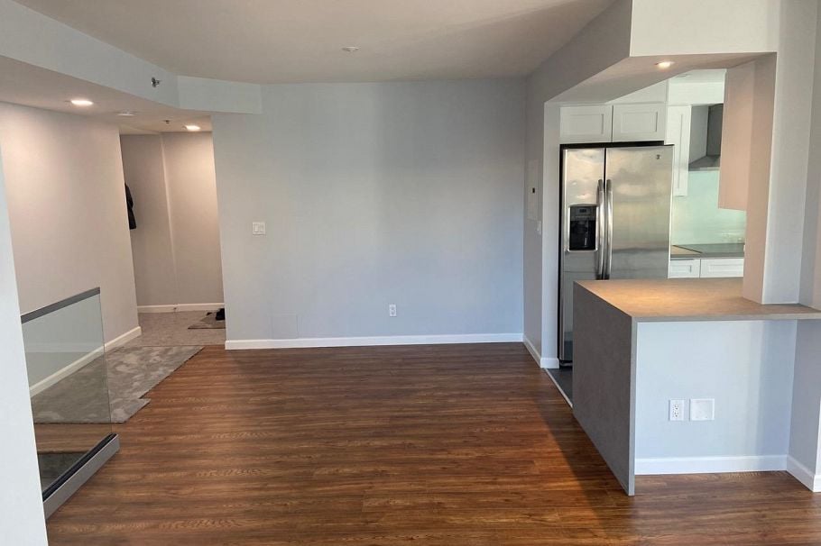 701 289 Drake Street Vancouver, BC - 3