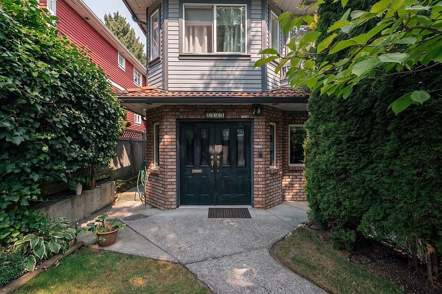 2183 Napier Street Vancouver, BC - 3