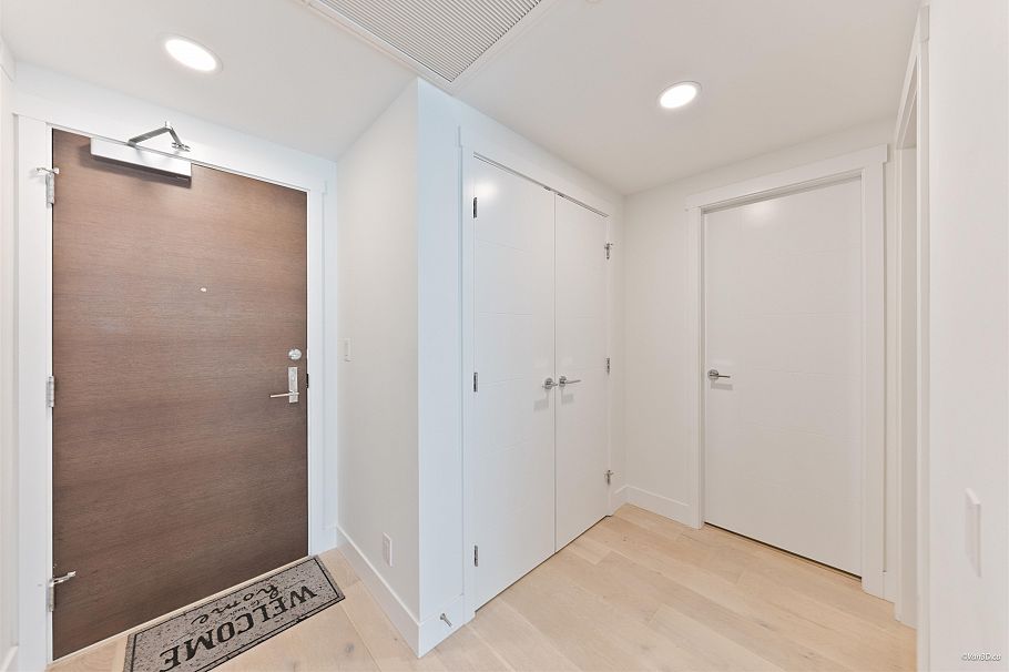 504 2780 Valley Centre Avenue North Vancouver, BC - 9