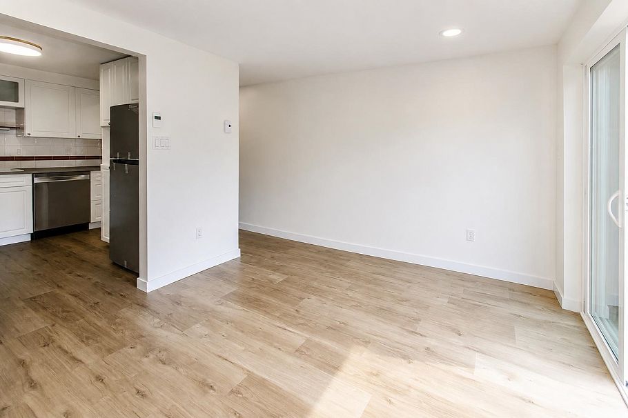 962 E 11th Avenue Vancouver, BC - 15