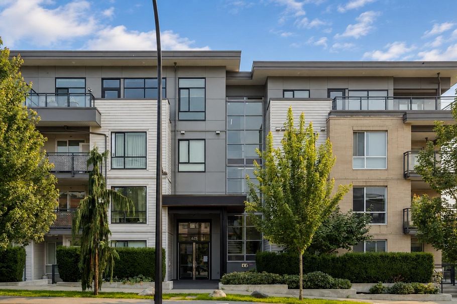 105 625 E 3rd Street North Vancouver, BC - 1