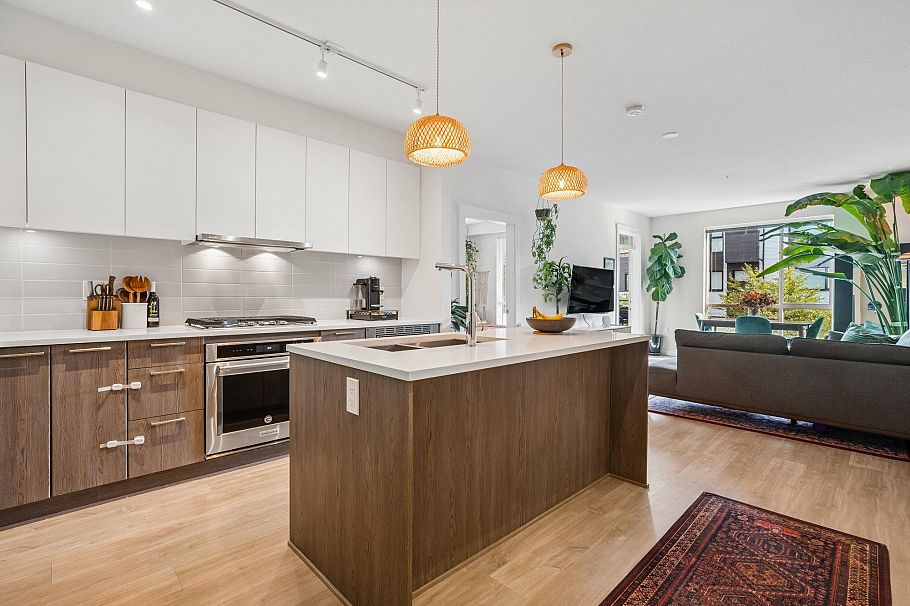 105 625 E 3rd Street North Vancouver, BC - 4
