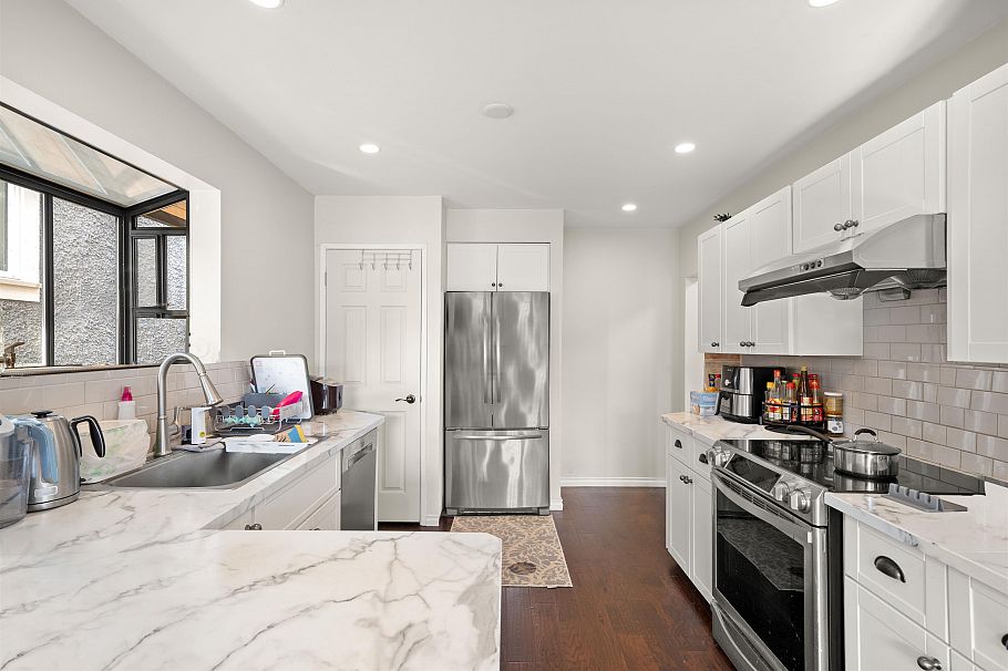 1554 W 65th Ave Avenue Vancouver, BC - 3