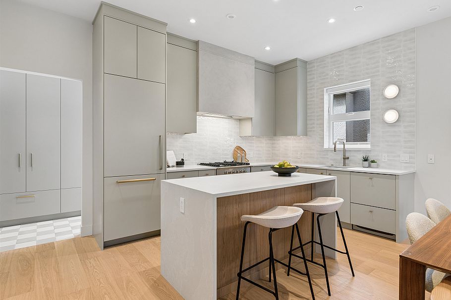 2 3058 W 34th Avenue Vancouver, BC - 8