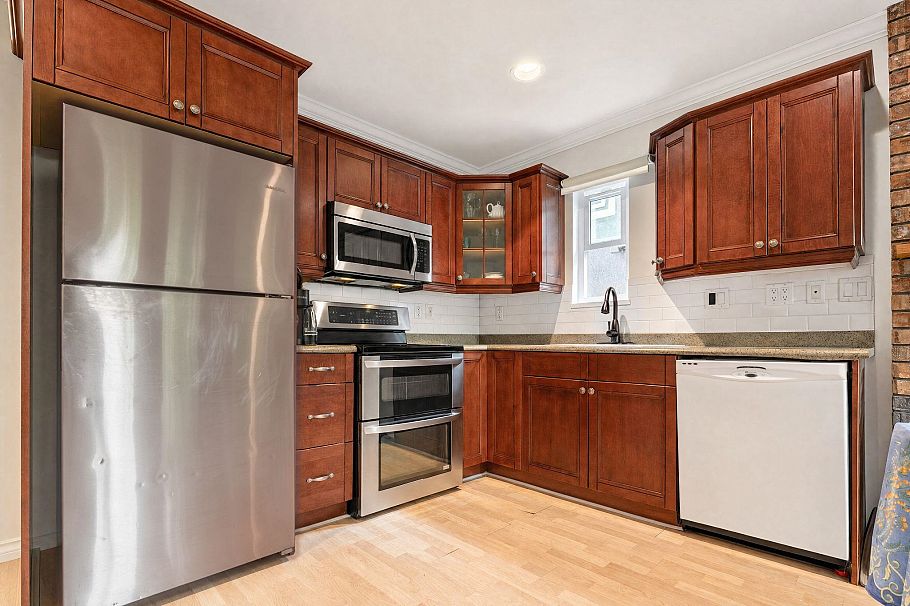 2183 Napier Street Vancouver, BC - 28