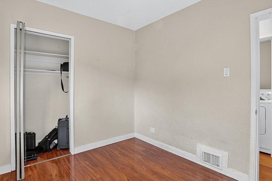 799 Donegal Place North Vancouver, BC - 33