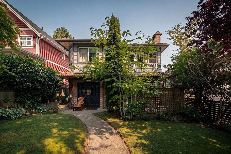 2183 Napier Street Vancouver, BC - 1
