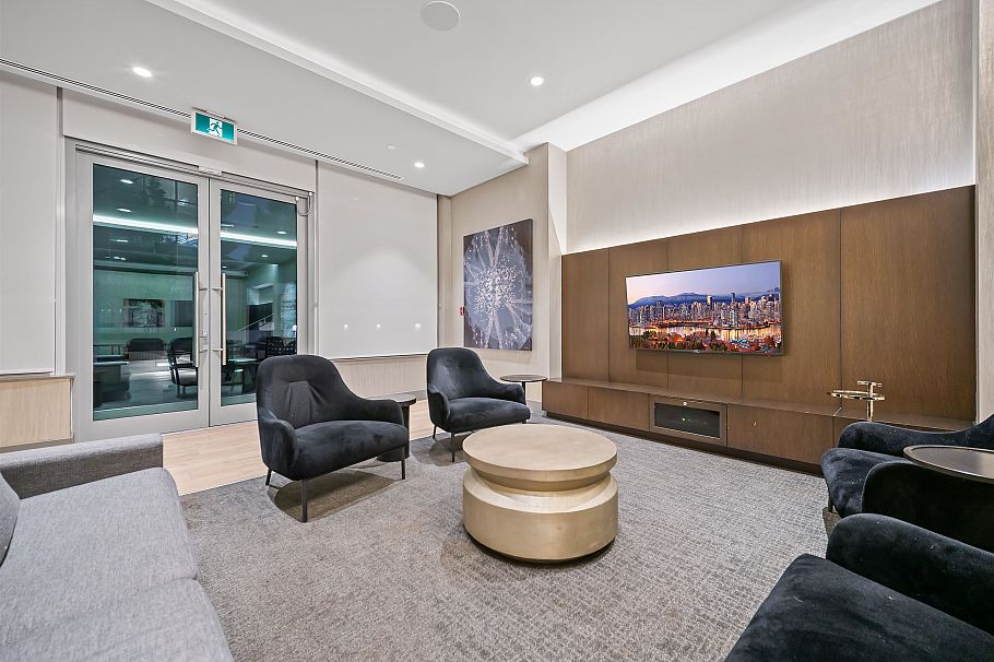 704 125 E 14th Street North Vancouver, BC - 37