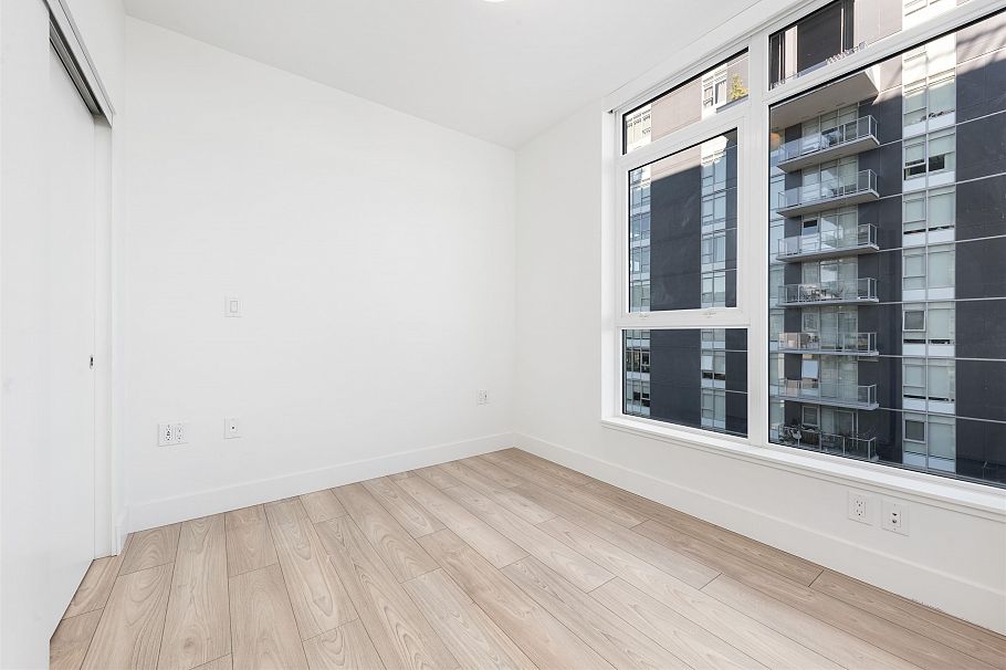 601 8570 Rivergrass Drive Vancouver, BC - 9