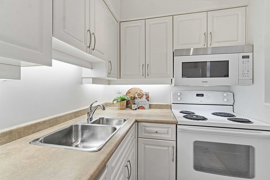 202 1476 W 10th Avenue Vancouver, BC - 8