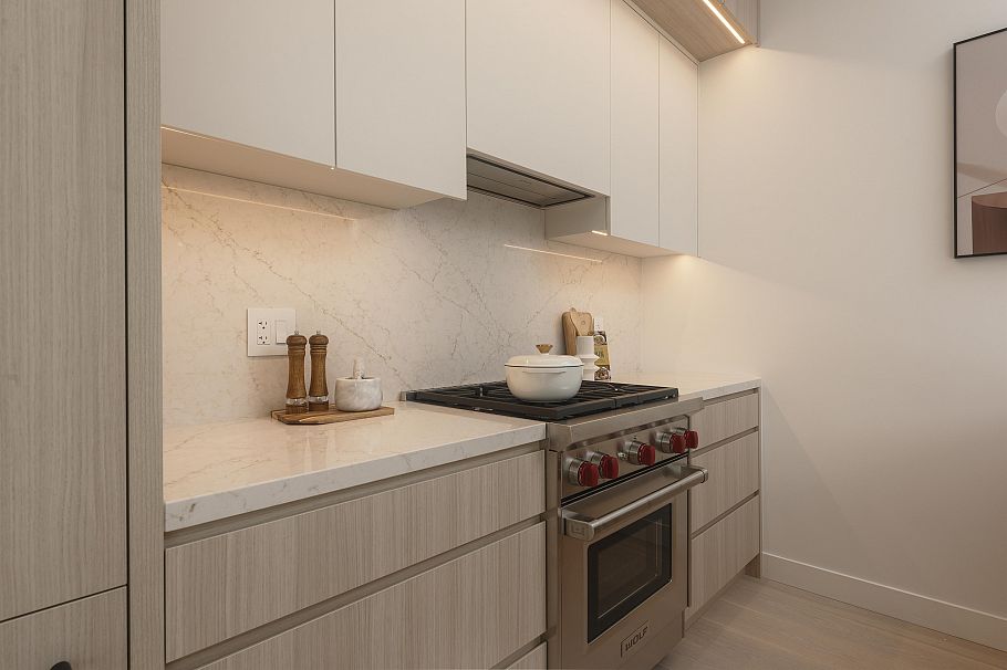 1 2755 W 11th Avenue Vancouver, BC - 9