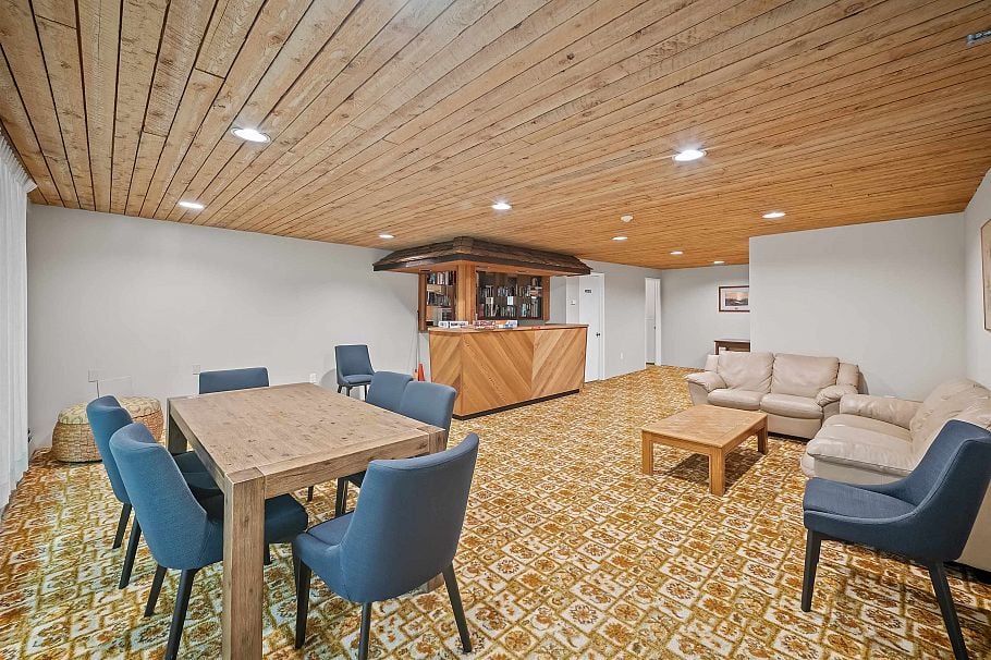 210 141 W 13th Street North Vancouver, BC - 24