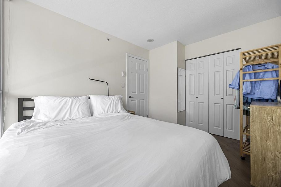 1601 1420 W Georgia Street Vancouver, BC - 12
