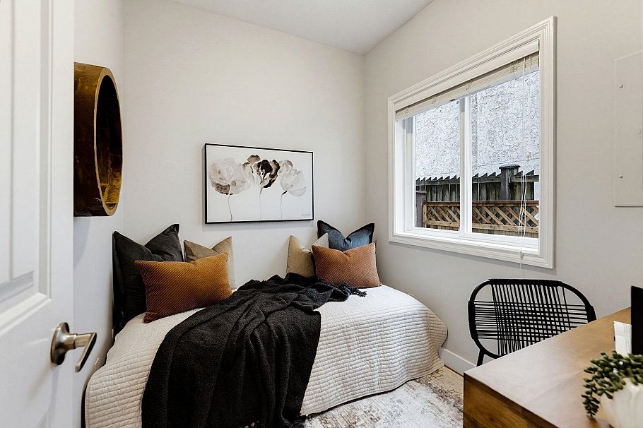 2139 Triumph Street Vancouver, BC - 11