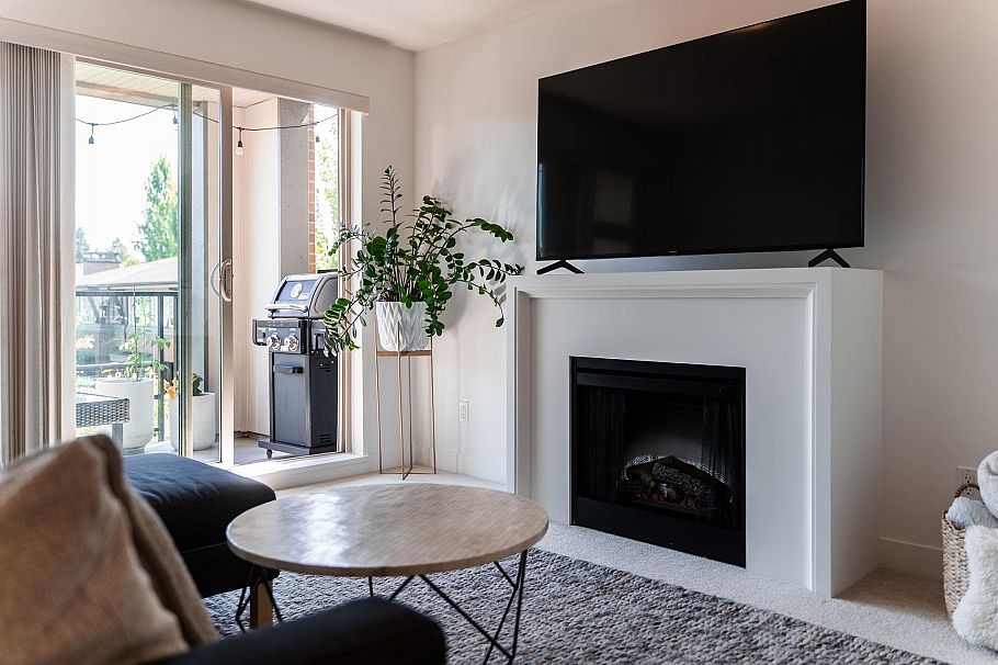 213 738 E 29th Avenue Vancouver, BC - 1