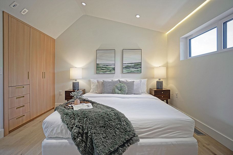 1 3315 W 10th Street Vancouver, BC - 17