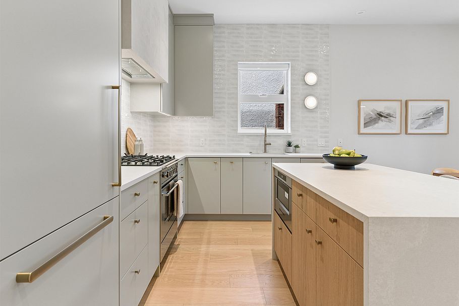 2 3058 W 34th Avenue Vancouver, BC - 9
