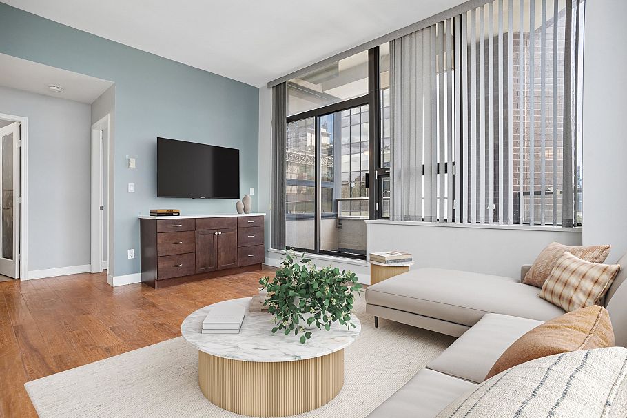 701 1010 Howe Street Vancouver, BC - 3