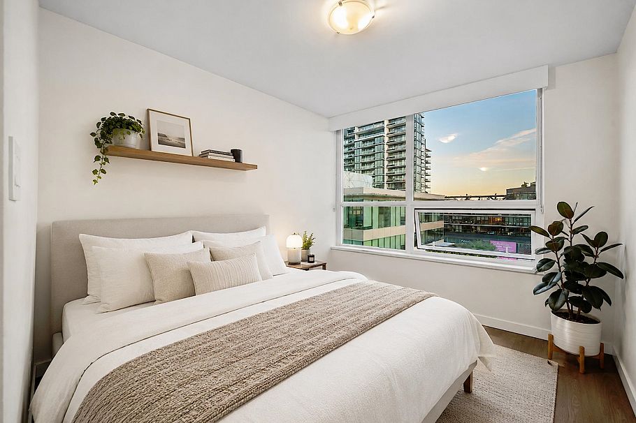 704 125 E 14th Street North Vancouver, BC - 22