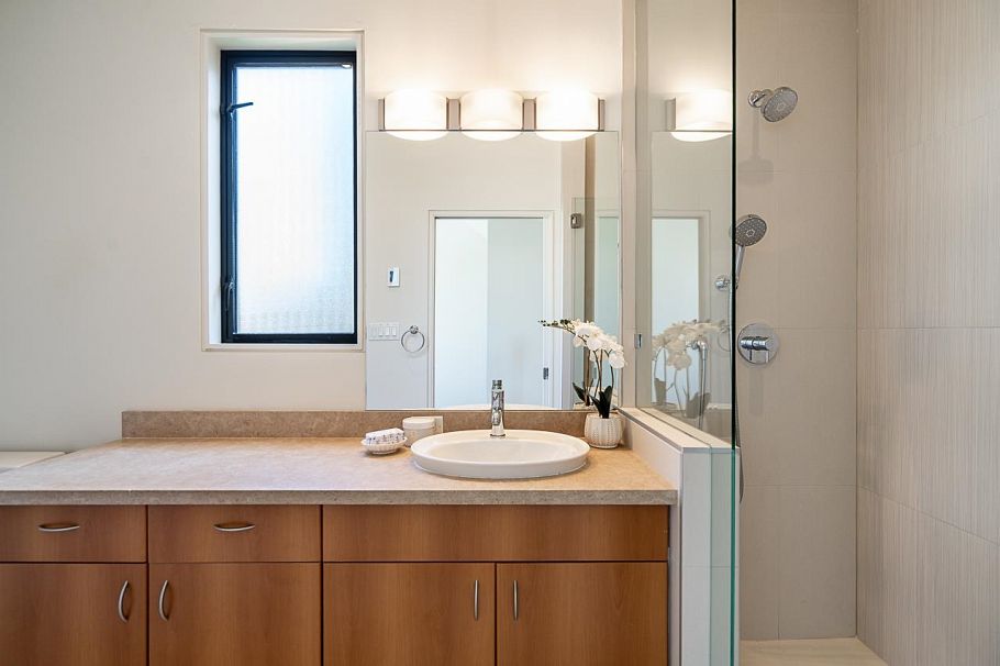 1 1425 W 11th Avenue Vancouver, BC - 14