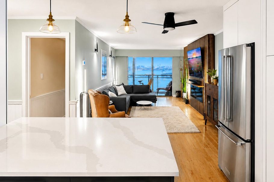 303 441 E 3rd Street North Vancouver, BC - 4