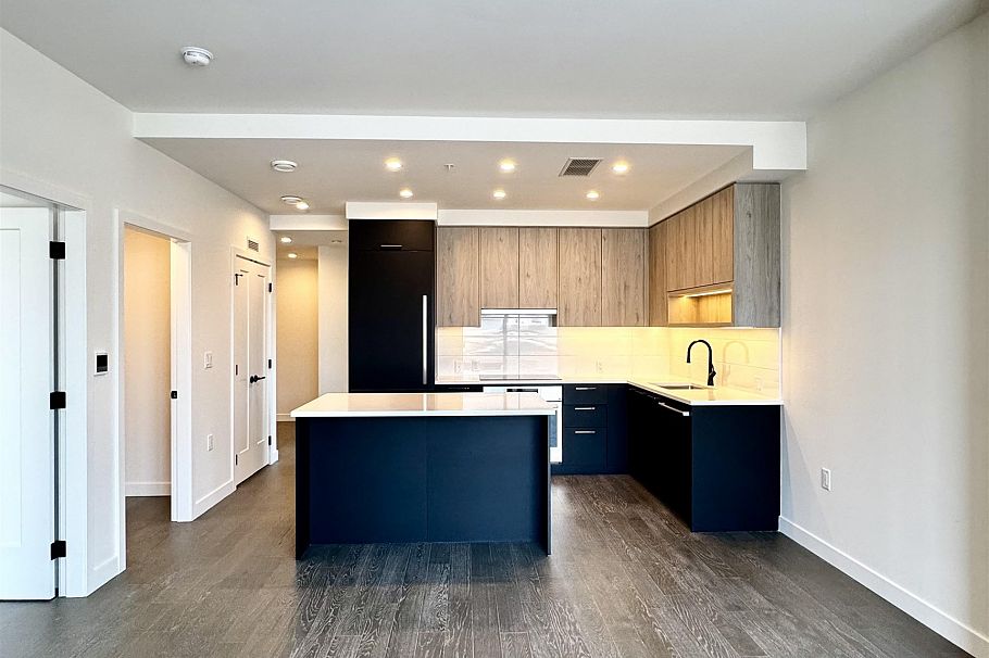 211 8398 Oak Street Vancouver, BC - 1