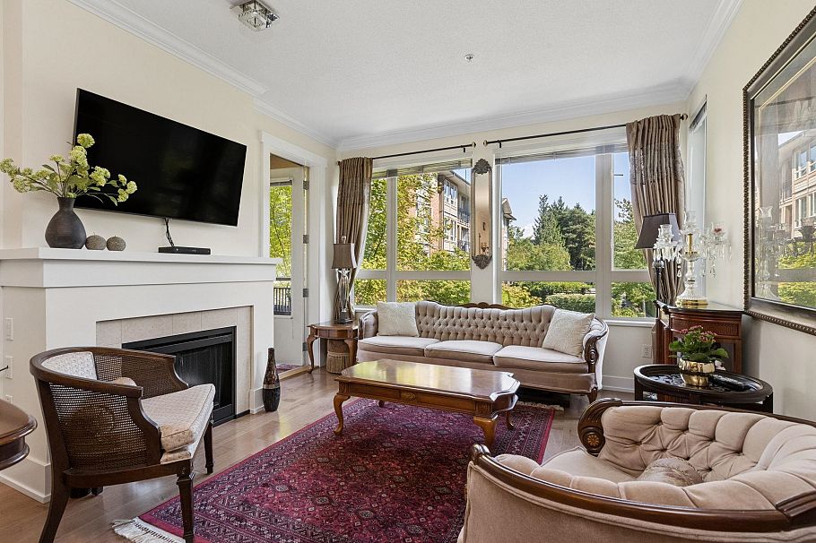 203 1111 E 27th Street North Vancouver, BC - 3