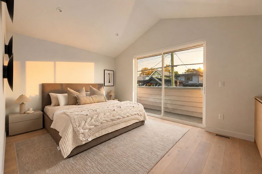 593 E 49th Avenue Vancouver, BC - 10