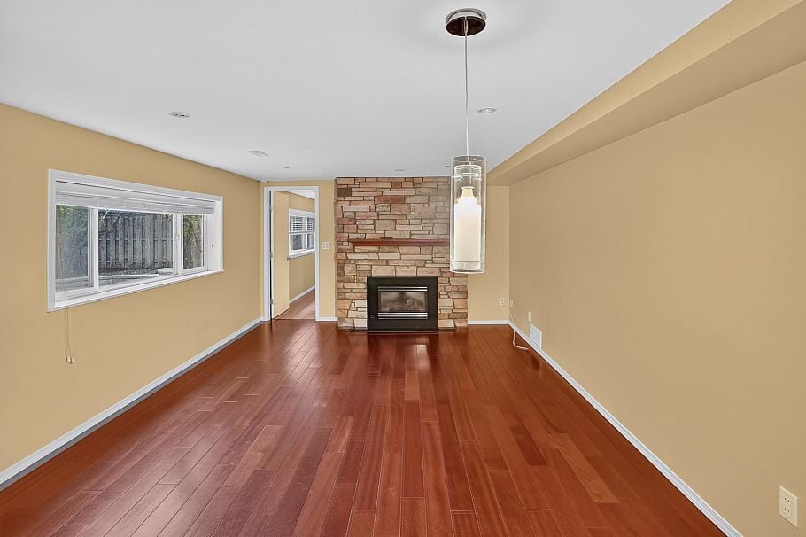 799 Donegal Place North Vancouver, BC - 24
