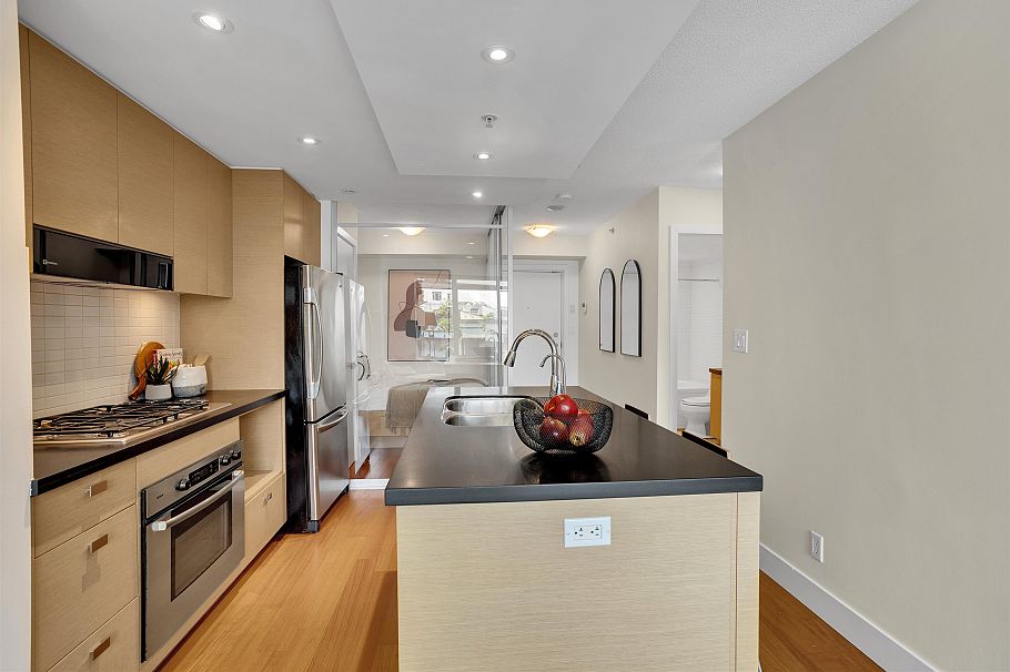 202 1530 W 8th Avenue Vancouver, BC - 17
