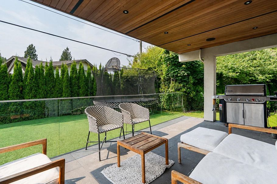 955 Forest Hills Drive North Vancouver, BC - 15