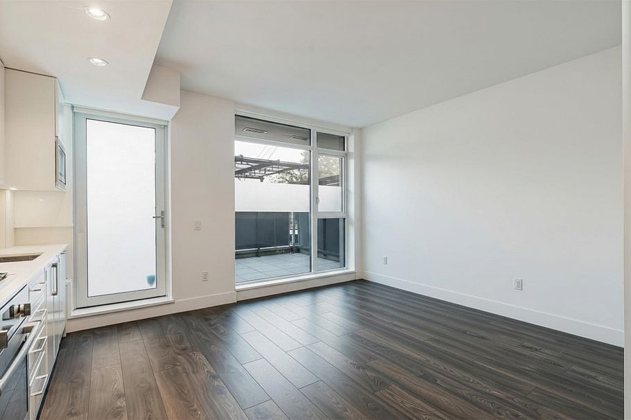 204 2435 Kingsway Vancouver, BC - 9