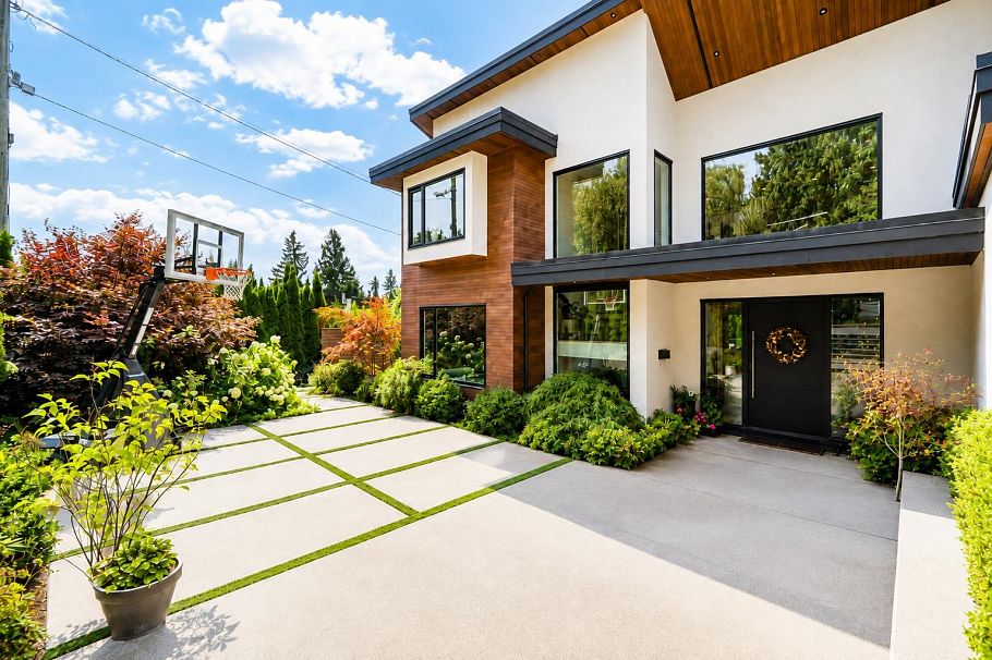 955 Forest Hills Drive North Vancouver, BC - 3