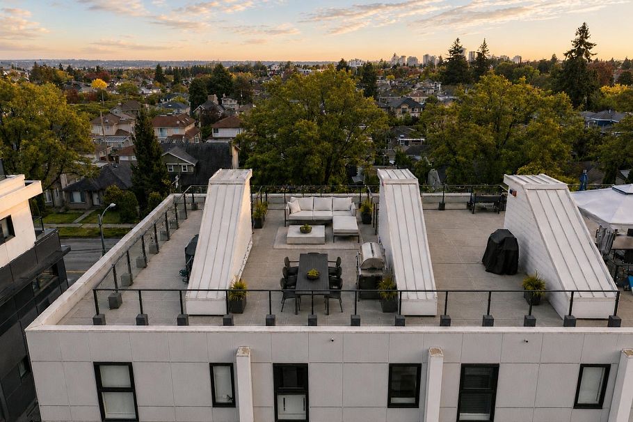 138 W Woodstock Avenue Vancouver, BC - 28