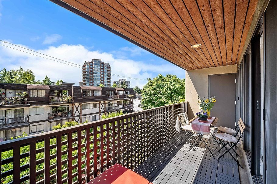 210 141 W 13th Street North Vancouver, BC - 21