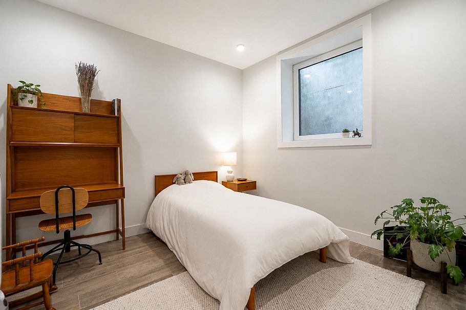955 Forest Hills Drive North Vancouver, BC - 40