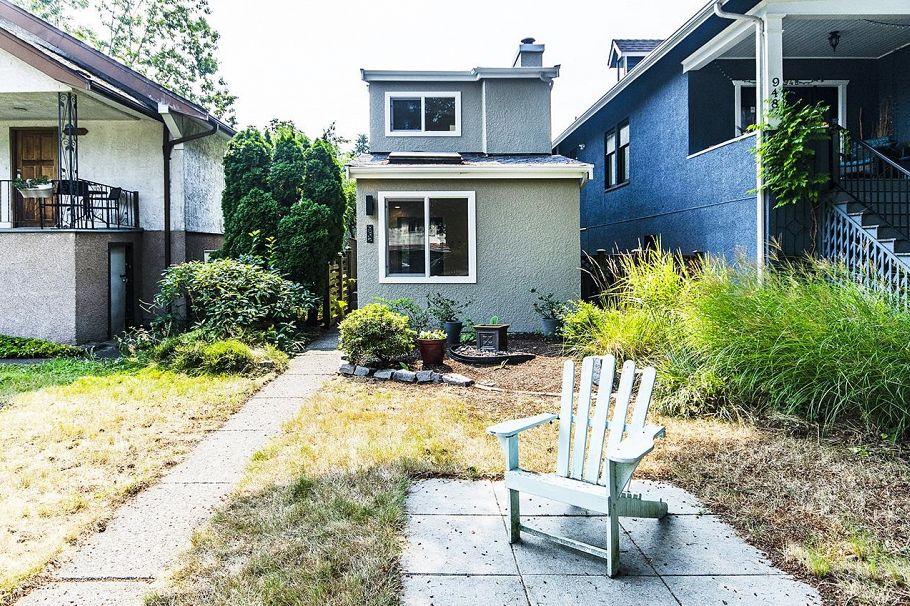 962 E 11th Avenue Vancouver, BC - 1