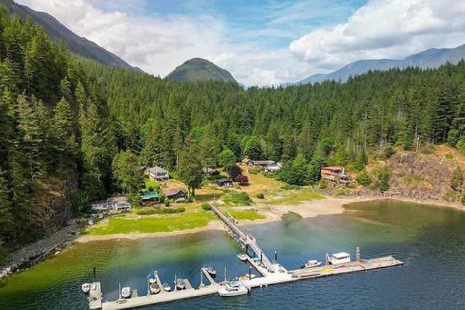 6 Brighton Beach North Vancouver, BC - 2