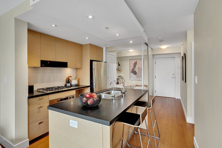 202 1530 W 8th Avenue Vancouver, BC - 16