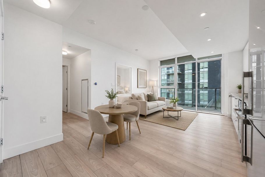 601 8570 Rivergrass Drive Vancouver, BC - 2