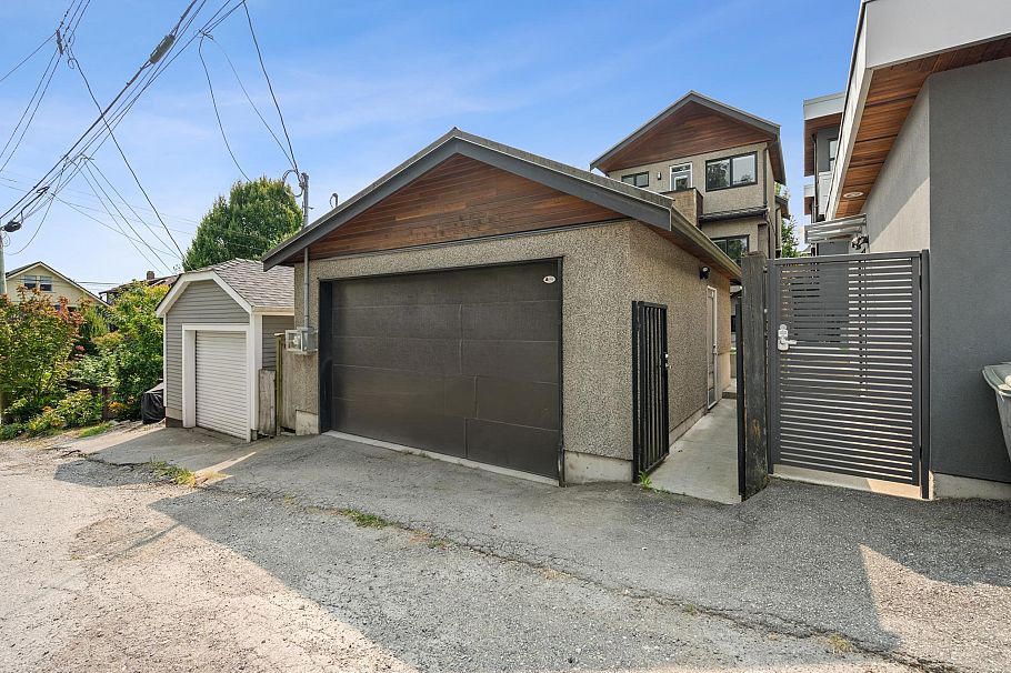 285 E 19th Avenue Vancouver, BC - 36