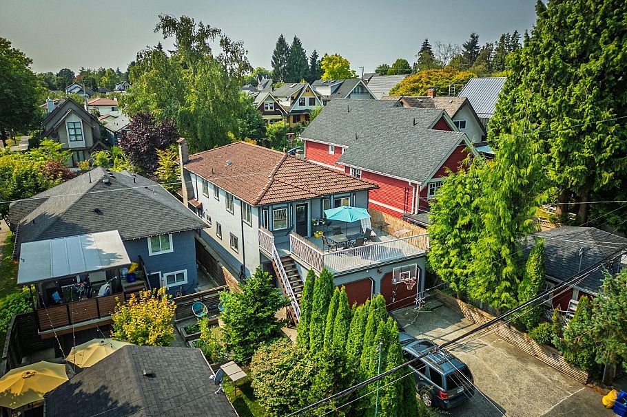 2183 Napier Street Vancouver, BC - 38