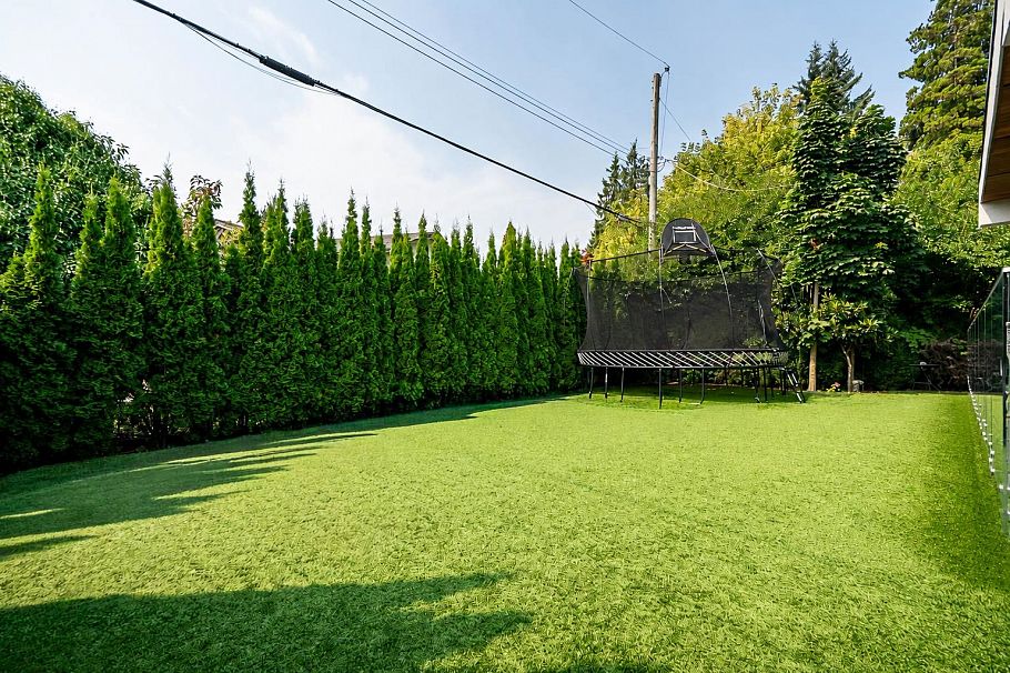 955 Forest Hills Drive North Vancouver, BC - 16