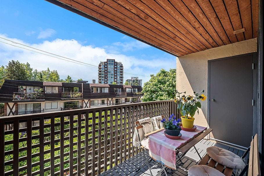 210 141 W 13th Street North Vancouver, BC - 22