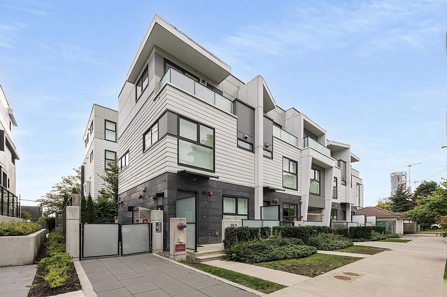 138 W Woodstock Avenue Vancouver, BC - 30